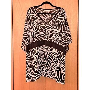 Women's Plus Black and white Sheer Blouse Size 30-32